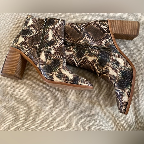 MADEWELL SIZE 9 The Greer Boot in Snake Embossed Leather mb828 - Picture 5 of 7